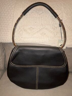 Classic Black leather Women's Shoulder Bag with Contrast Stitching